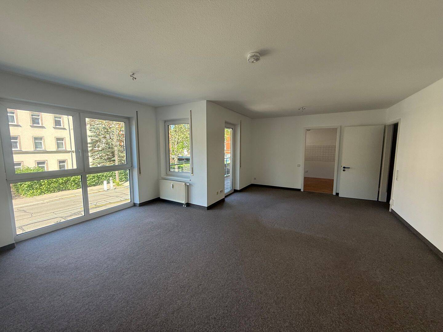 BARRIEREFREI - 2-Raum-APARTMENT MIT 2 BALKONEN - SENIOR LIVING - – Chemnitz – Vorschaubild 9