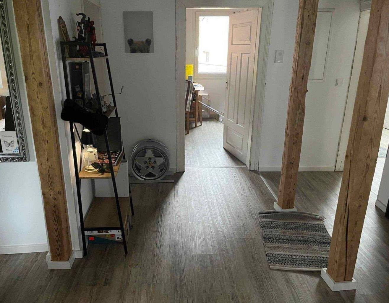Unverbaubarer Naturblick in außergewöhnlicher Lage - Offenes Wohnen: 2 ZW im 1. OG/DG, Balkon mit Blick ins Grüne