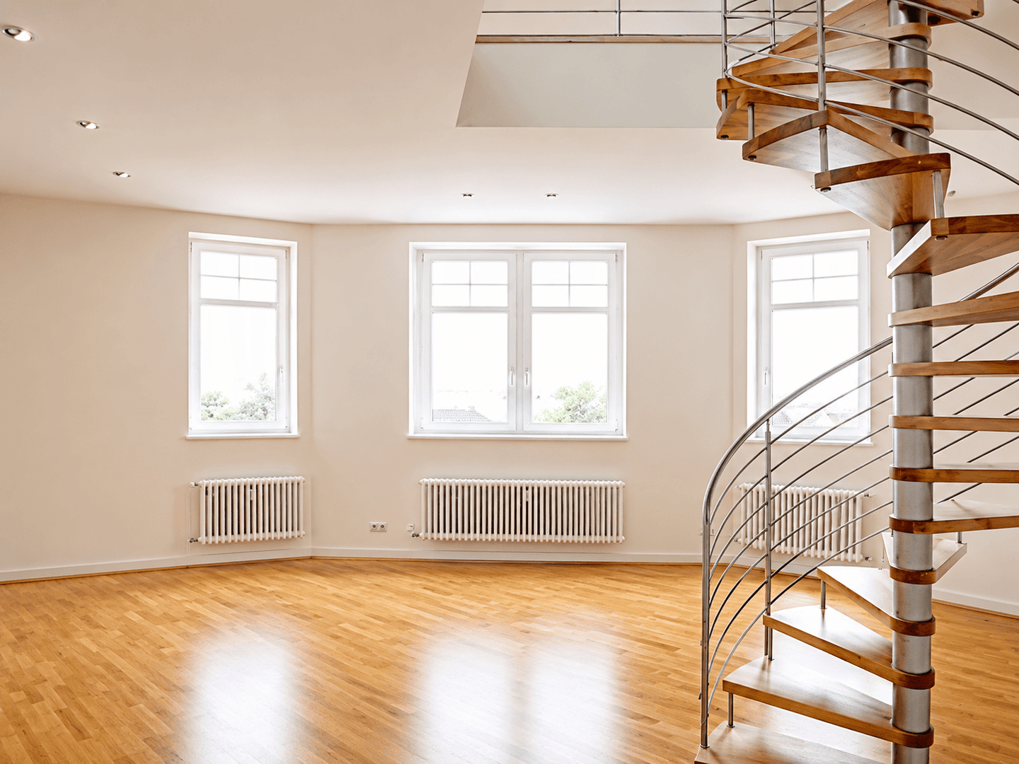 Herrliche Dachgeschosswohnung in modernisiertem Altbau – Berlin – Vorschaubild 3