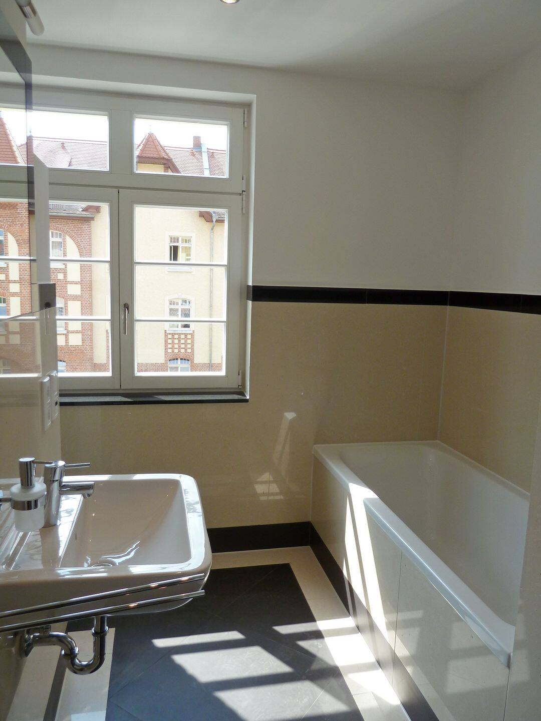 Modern sanierte 2-Raum-Wohnung mit eigenem Gartenanteil im grünen Süden Leipzigs! – Leipzig – Vorschaubild 7