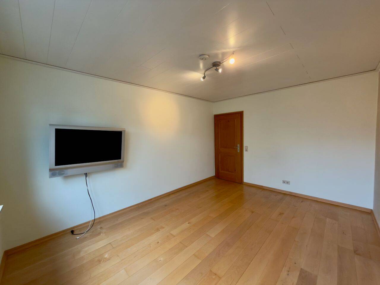 Exklusives Mehrfamilienhaus - Großzügiges Wohnen und Ertrag aus Vemietung ! – Usingen – Vorschaubild 9