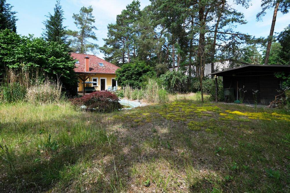 "Großzügiges Landhaus mit Kamin, Garage, Pool und ca. 1.000 m² Grund in Falkenhagen"