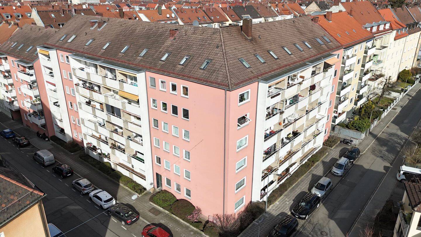 Sofort Bezugsfrei ! Gepflegte Eigentumswohnung mit Loggia, Aufzug & Stellplatz – Nürnberg – Bild 1 von 9