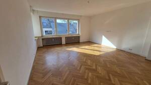 Top geschnittene und renovierte Altbauwohnung mit Flair und großer Terrasse. Nähe Tierpark ! Traumhafter Ausblick ins Wäldchen ! – 41199 Mönchengladbach – Vorschaubild 2