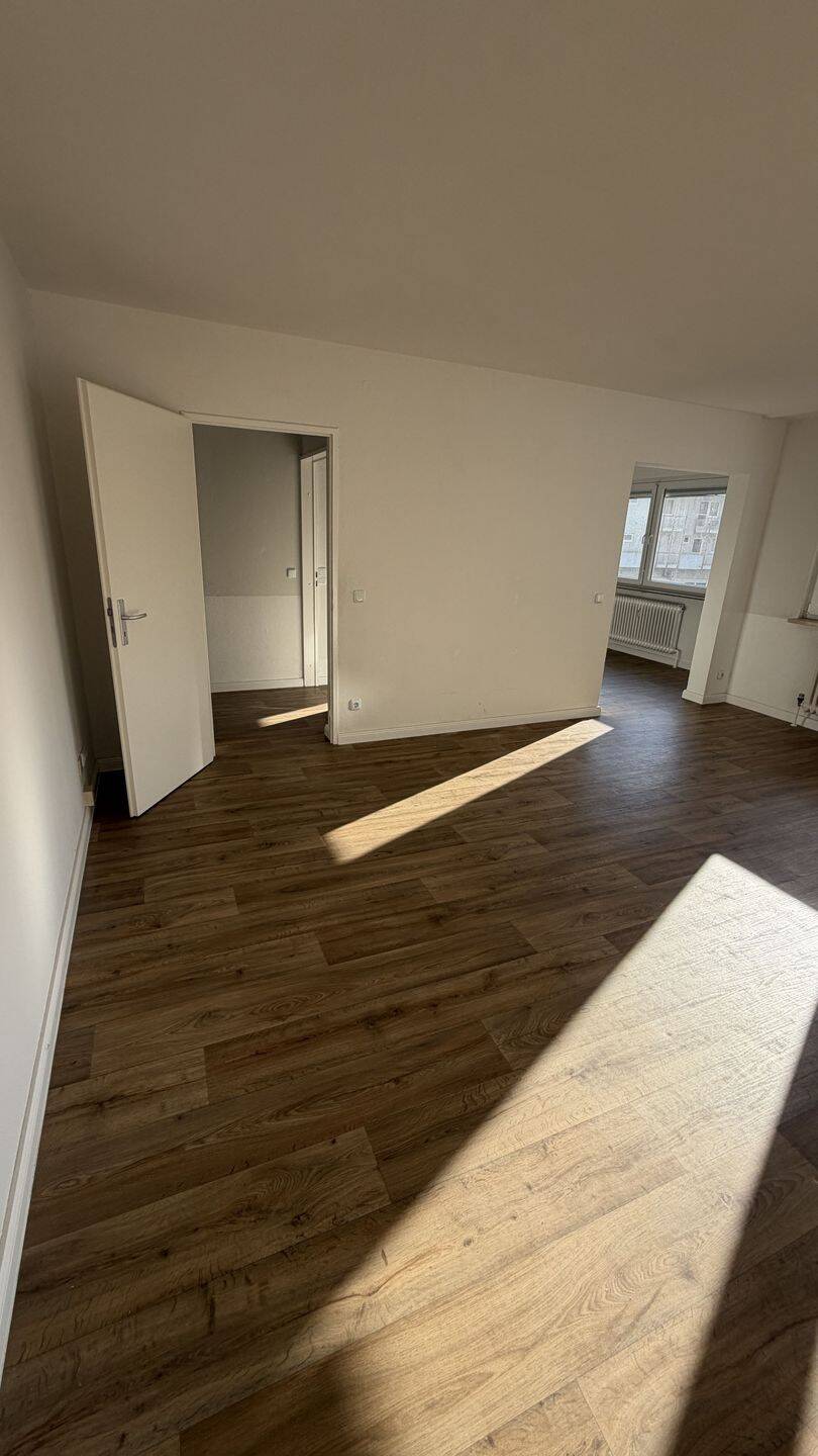 Helle 2-Zimmer-Wohnung mit Balkon – Nähe Nordklinikum – Nürnberg – Vorschaubild 2