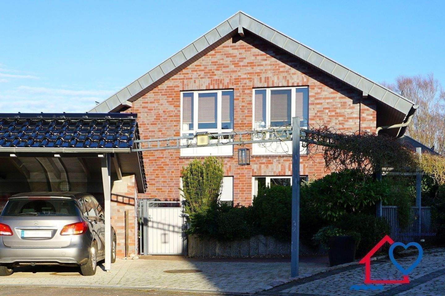 Laboe - sehr gepflegtes EFH mit Mehrgenerationen-Potenzial, barrierefreies EG – Laboe – Bild 1 von 9