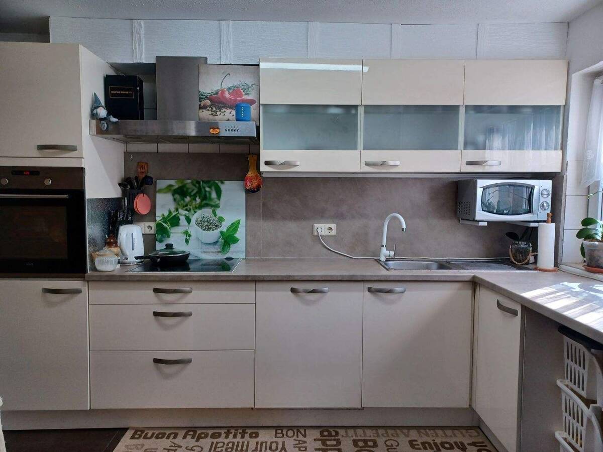 3-Zi. Terrassen-Wohnung in kleiner Einheit mit nur 3 Parteien und Garage in Pforzheim-Würm – 75181 Pforzheim – Bild 1 von 9
