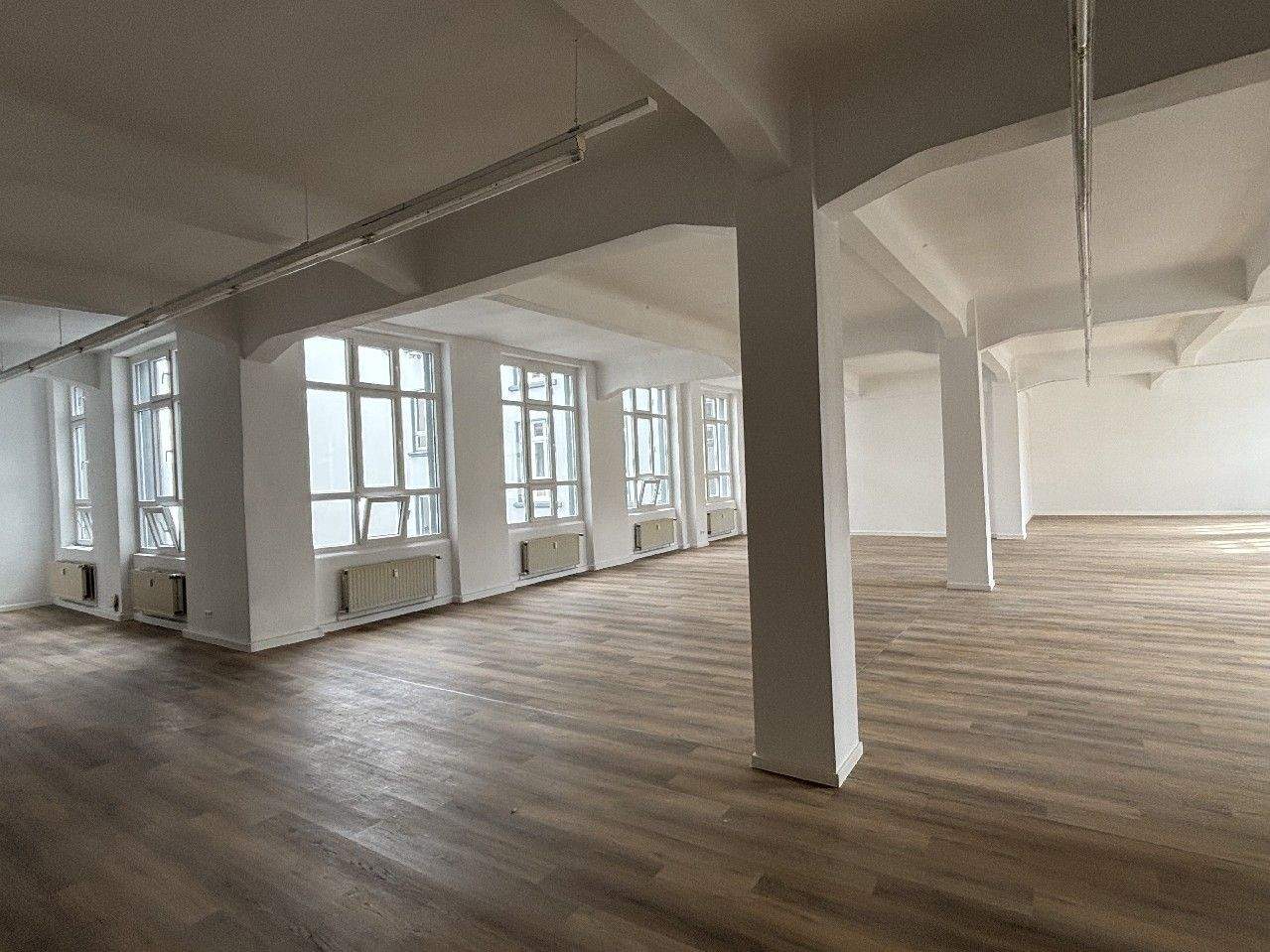 Innenstadt: Industriedesign und Jugendstil - Bürolofts und Wohn-Mehrfamilienhaus als Investment! – Krefeld – Bild 1 von 9