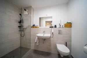 Stilvolle 2-Zimmer-Wohnung mit hochwertiger Einbauküche und Balkon – 93051 Regensburg – Vorschaubild 9