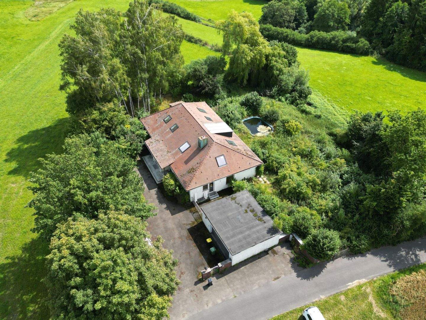 Statt Neubau Villa mit Ambiente in Alleinlage – Marktredwitz – Bild 1 von 9