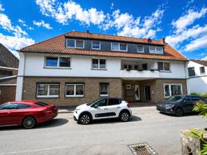 8 Wohnungen + 1 Gewerbe, 2 Garagen und weitere Stellflächen im Komplettverkauf