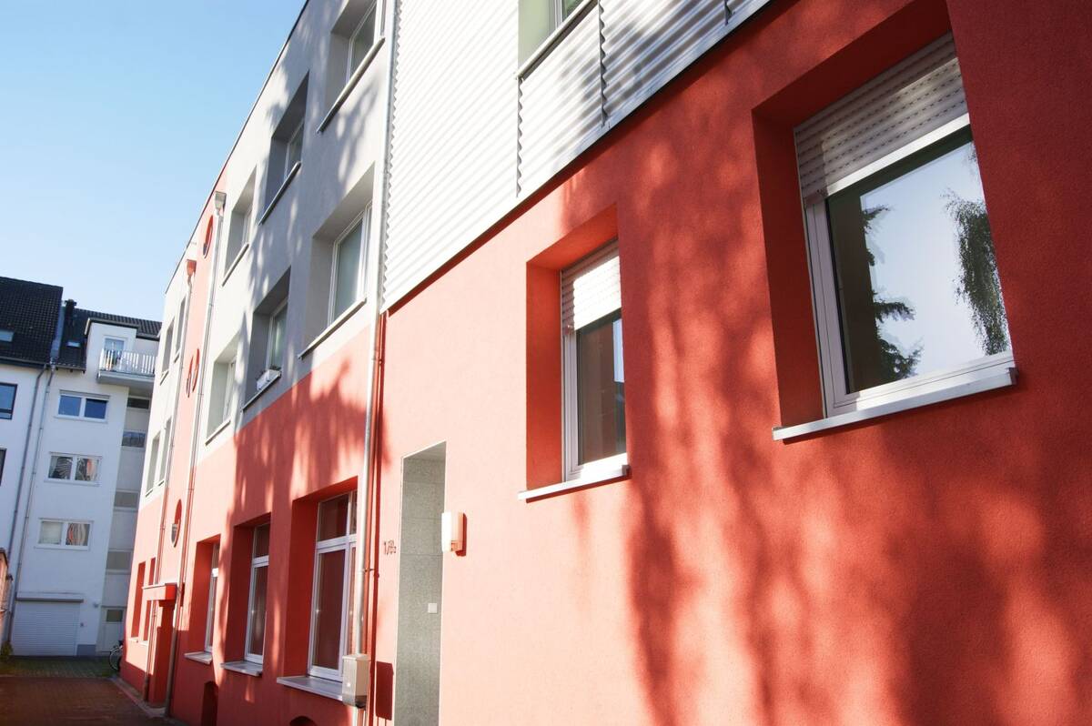 Sehr schöne 1- Zimmer Wohnung mit separater Küche und eigenen Hauseingang – 53111 Bonn – Bild 1 von 9