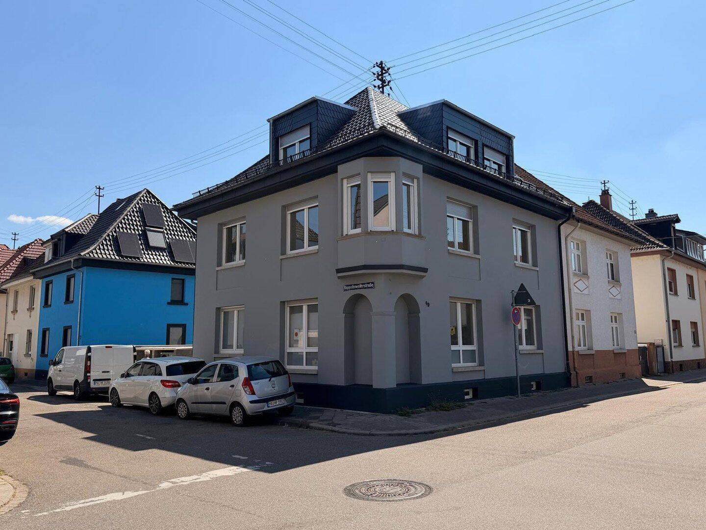 Kernsanierte 1 Zimmer Wohnung mit großer Terrasse