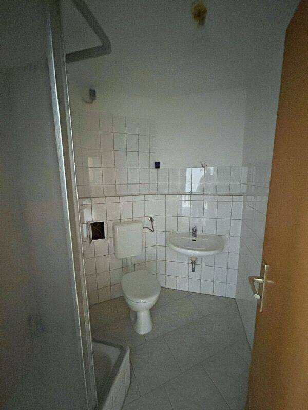 renovierte 2-Raum-Wohnung in Magdeburg Sudenburg – Magdeburg – Vorschaubild 2