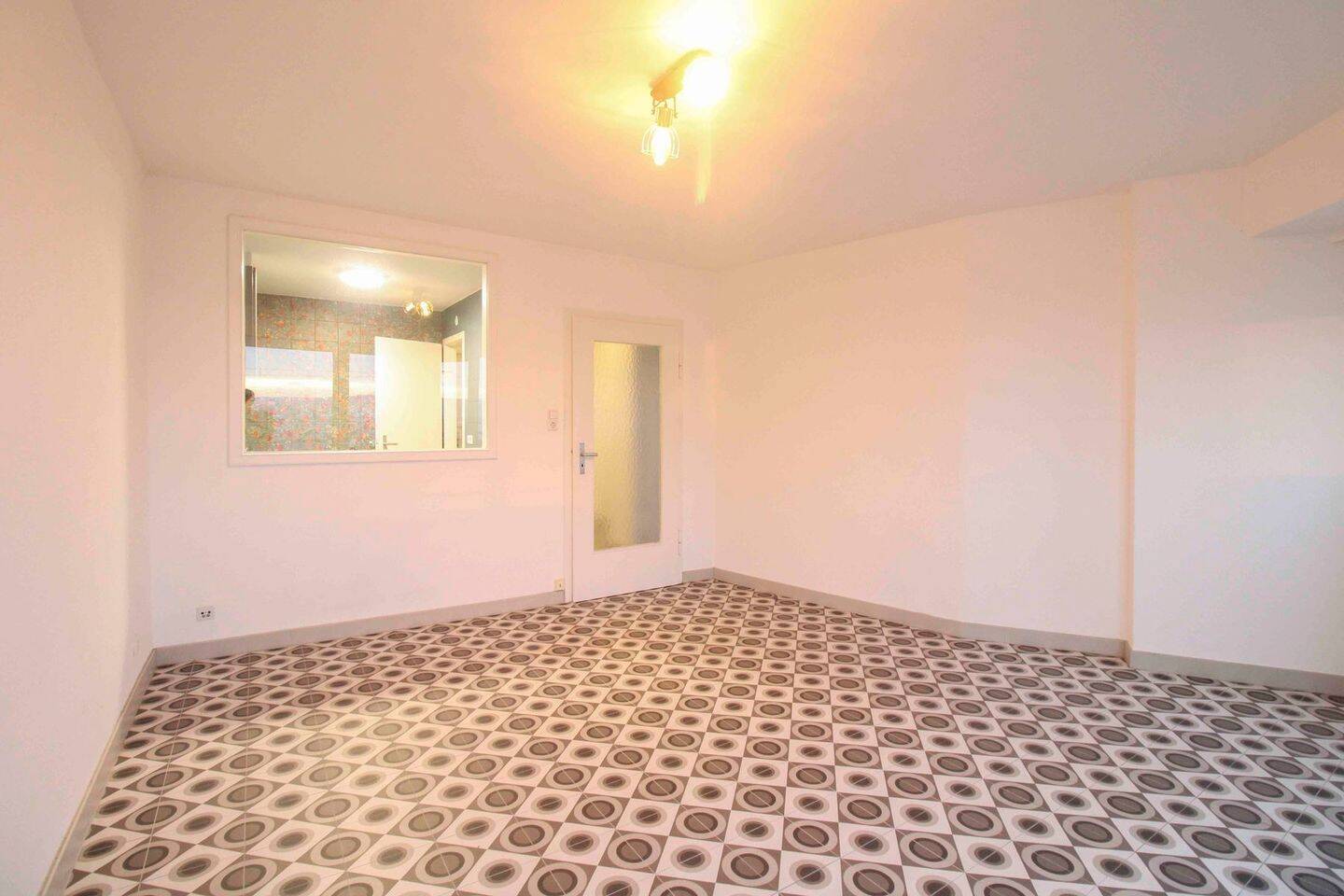 Wohnen mit Aussicht - moderne 2-Zimmer Wohnung im ikonischen Romeo-Hochhaus in Stuttgart-Rot – Stuttgart – Vorschaubild 7