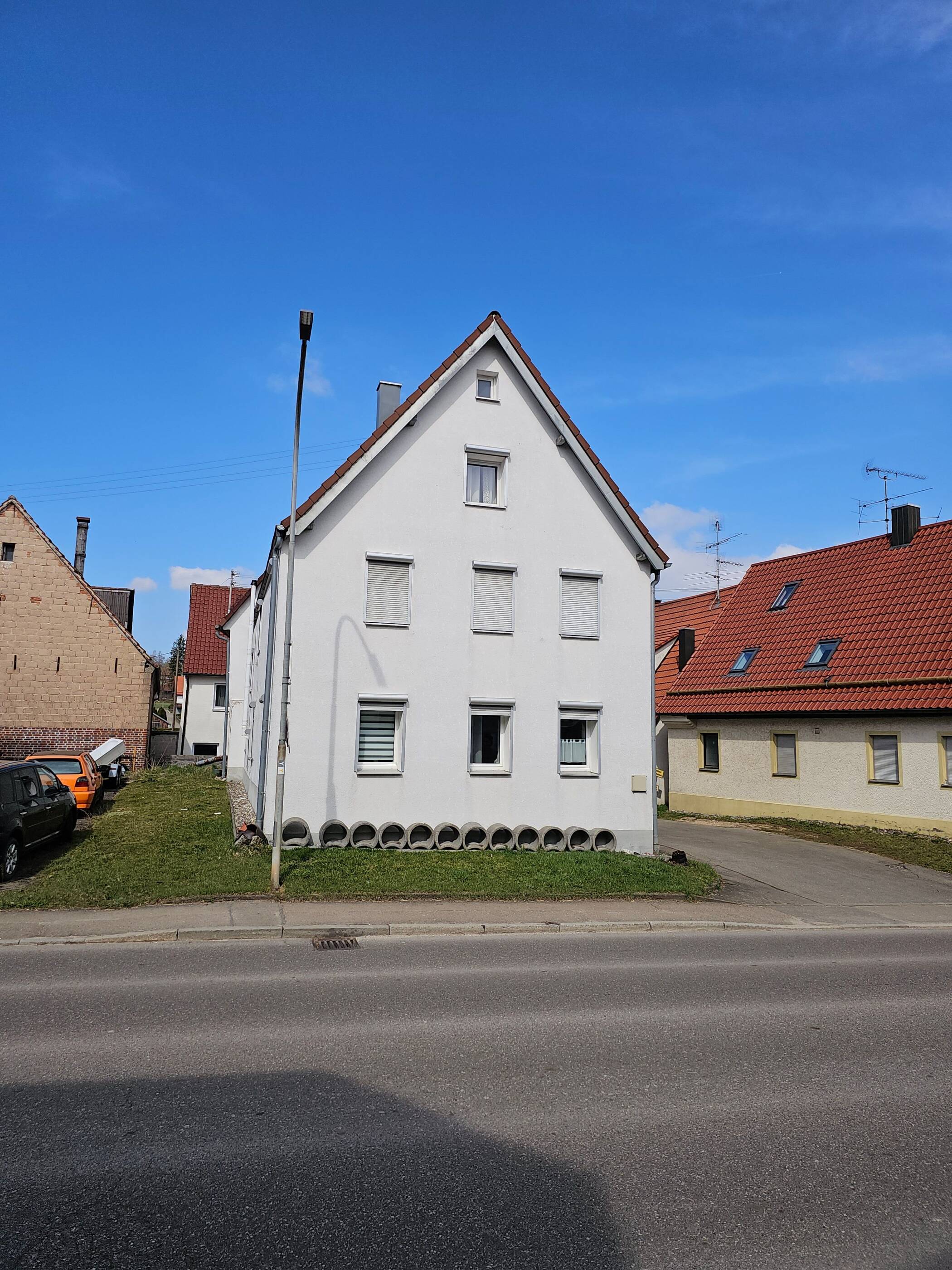 Schönes großes Einfamilienhaus mit viel Platz und Garage statt einer Wohnung – Laichingen – Vorschaubild 3