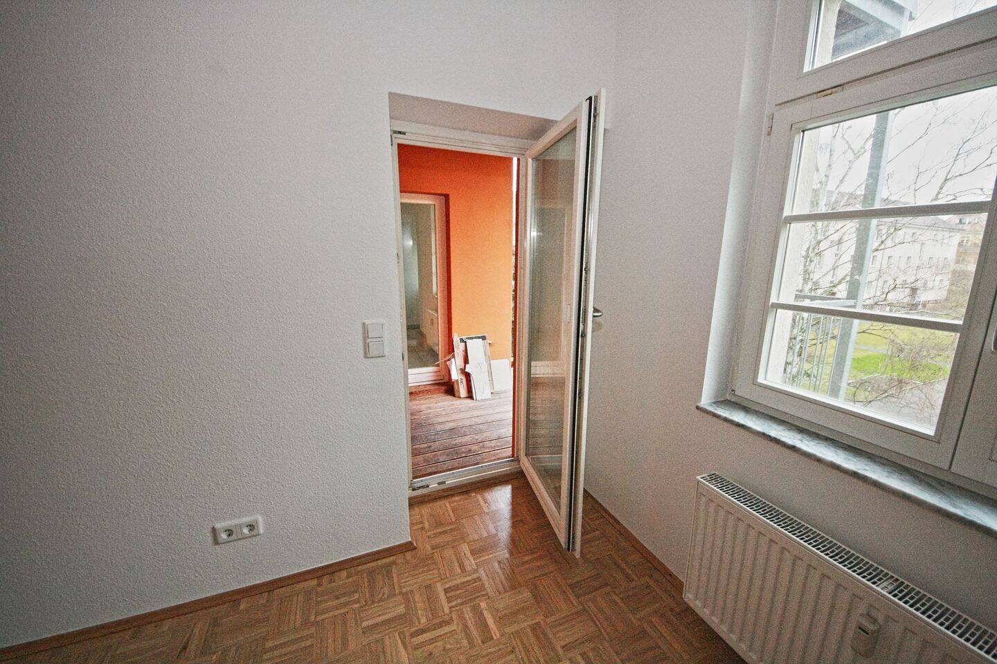 Familienfreundliche 4-Zimmer-Wohnung mit Balkon in Leipzig Leutzsch – Leipzig – Vorschaubild 2