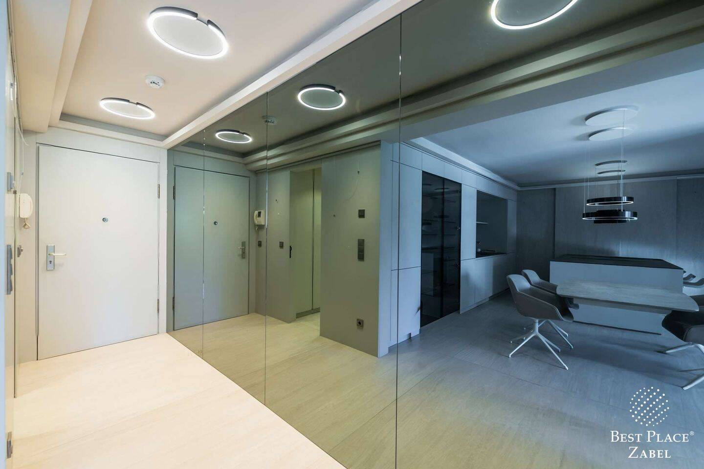 Architektonisch kuratiert: Luxuswohnung mit Loggia nahe Viktoria-Luise-Platz – Berlin – Vorschaubild 5