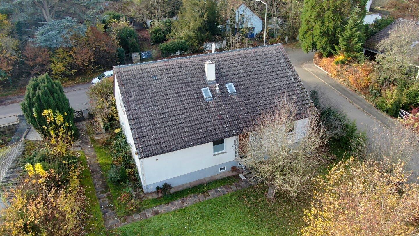 "Leben, Vermieten oder Beides: Vielseitiges Zweifamilienhaus in Uffenheim" – Uffenheim – Vorschaubild 6