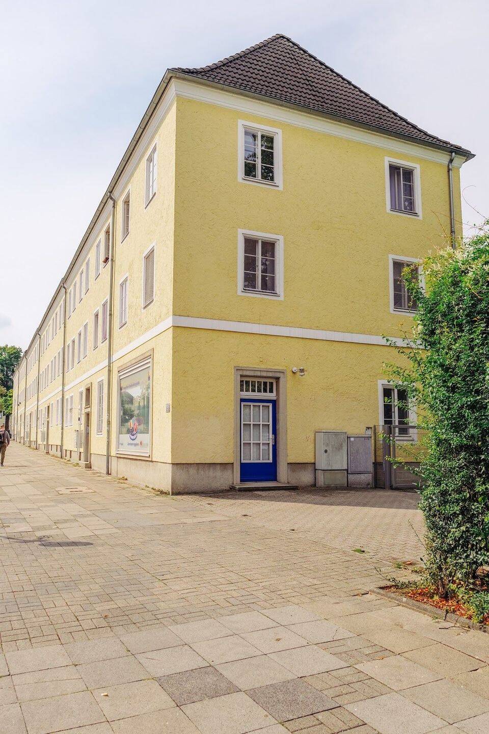Helle Erdgeschosswohnung mit Tageslichtbad und Dusche // EG links – Wolfsburg – Vorschaubild 2