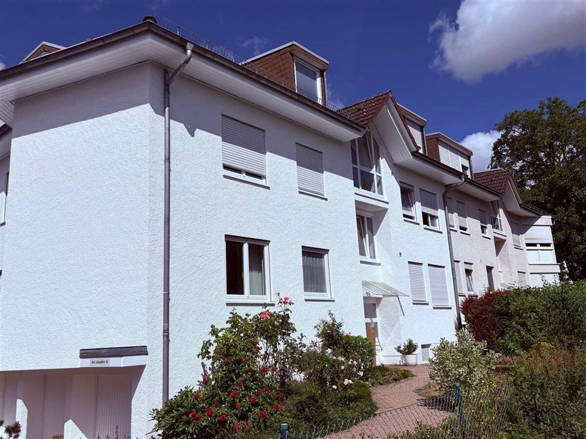 In exponierter Traumlage, 2 ZKB sonniger West Balkon, 1. OG, direkt am Naturschutzgebiet – 34130 Kassel – Bild 1 von 9