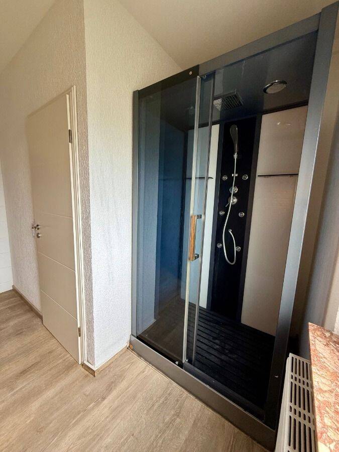 Familienidylle in ruhiger Sackgasse - Wohnen mit Weitblick und Wellness – Idar-Oberstein – Vorschaubild 8