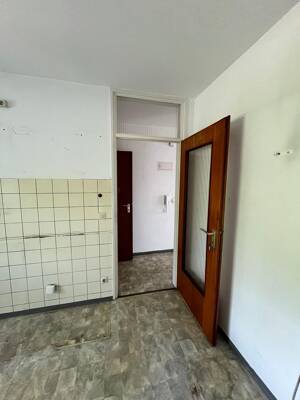 Geräumige 4-Zimmer-Wohnung mit Loggia – 76135 Karlsruhe – Vorschaubild 4