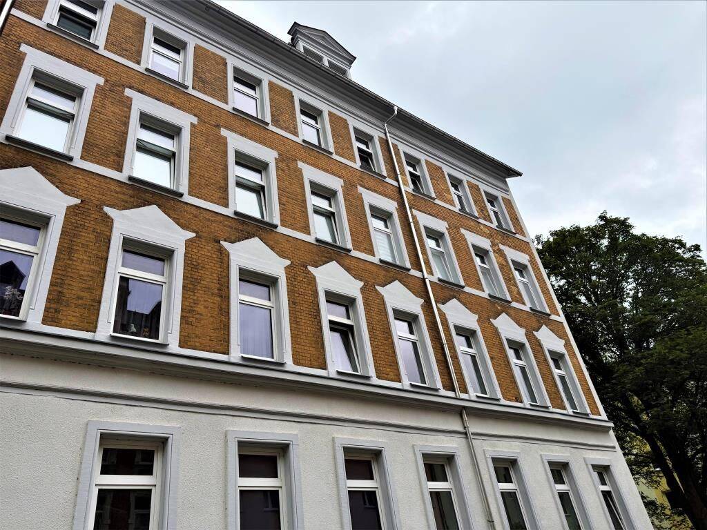 Luxus unterm Dach mit Einbauküche und Mietdeal – Chemnitz – Bild 1 von 9