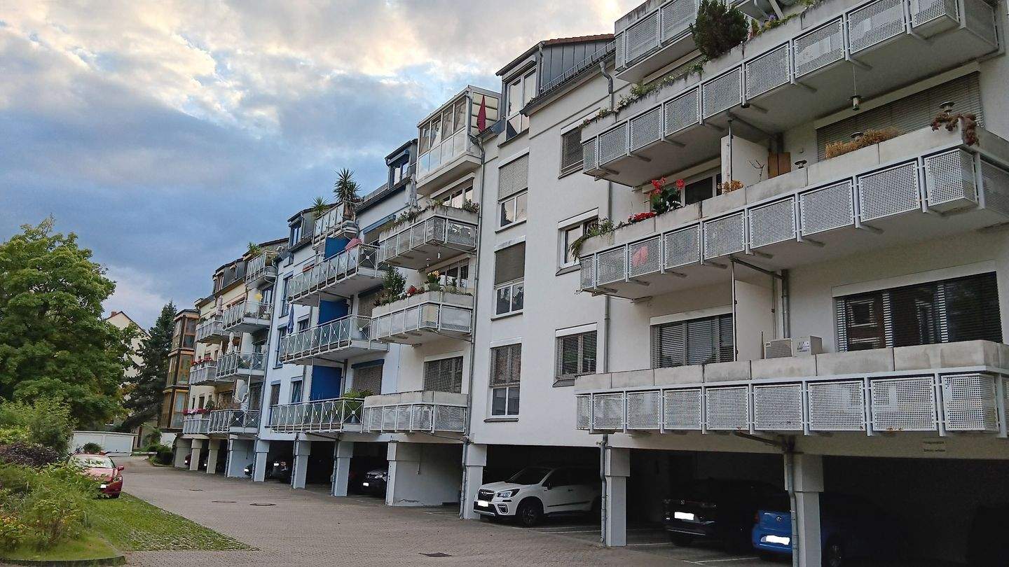 Wohnen mit Komfort: Balkon, Wannenbad und funktionale Aufteilung – Chemnitz – Vorschaubild 2