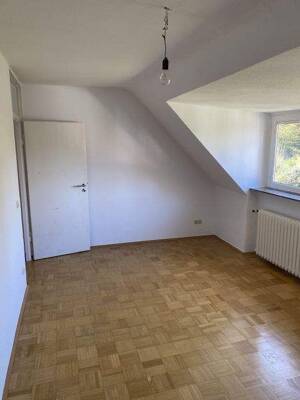 Attraktive 2,5-Zimmer-DG-Wohnung in einer TOP-Lage von Essen-Bredeney – 45133 Essen – Vorschaubild 4