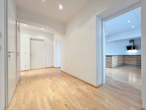 Zeit für das Wesentliche: Sonnige Loft-Wohnung mit gehobener Ausstattung in zentraler, ruhiger Innenhoflage! Kurze Wege zu Deinen Zielen! – 70567 Stuttgart – Vorschaubild 4