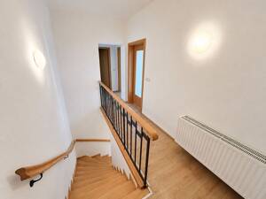 Mitten im Zentrum - Helle 3-Zimmer-Maisonette-Wohnung mit Laubengang und kleiner Garage – Anger 55, 99084 Erfurt – Vorschaubild 2