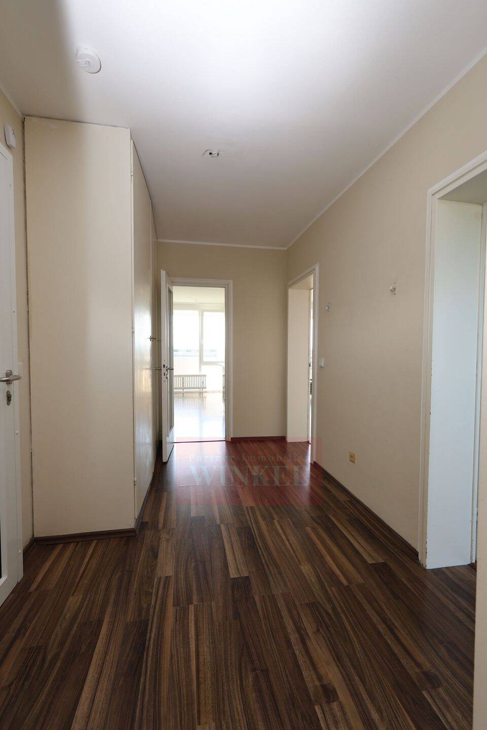 2-ZIMMERWOHNUNG MIT EINBAUKÜCHE, STELLPLATZ & BALKON -leerstehend- – Bonn – Vorschaubild 2
