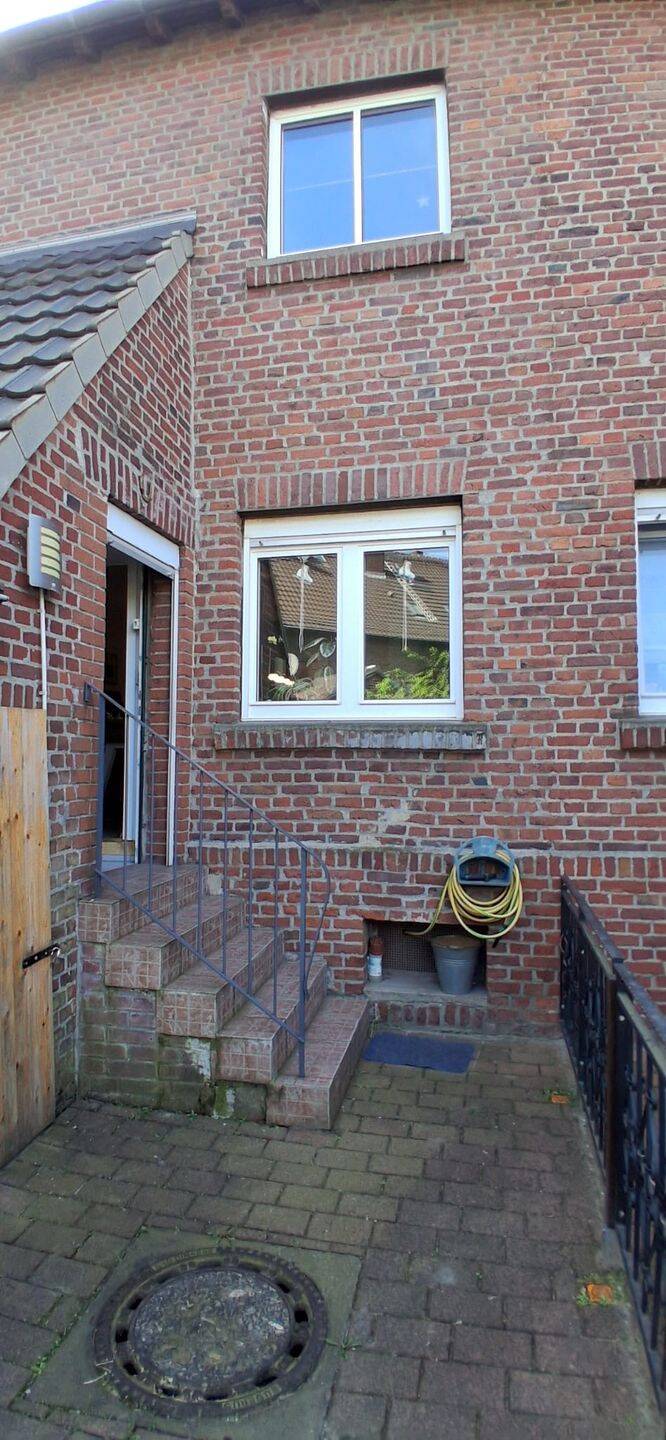 Kleines, denkmalgeschütztes Zechenhäuschen in Duisburg-Wehofen – Duisburg – Vorschaubild 4
