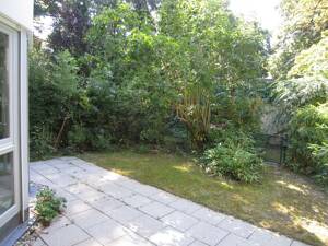 Wunderschöne 2-Zimmerwohnung im EG mit eigenem Gartenanteil und einem Duplexstellplatz (oben) in Alt-Solln. Prov.frei ! – 81479 München – Vorschaubild 5