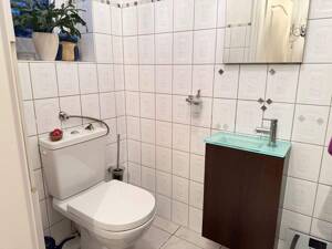 Gepflegtes Mittelreihenhaus mit Kamin, hochwertigem Bad, Vollkeller und Garage – 22115 Hamburg – Vorschaubild 9