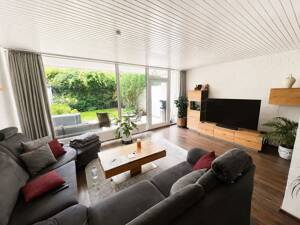 erstklassig geschnittene 3-4 Zimmer-Wohnung (Split-Level) mit eigener Gartenfläche in Sackgassenlage – 22399 Hamburg – Vorschaubild 4