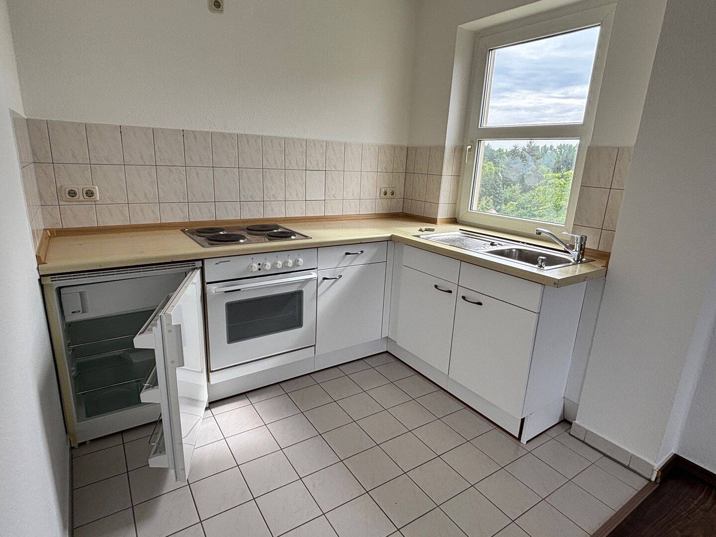 Wohnen in ruhiger, grüner Lage - Helle 2-Zi.-Single-DG-Whg. mit sonniger Dachterrasse – Borna – Vorschaubild 9