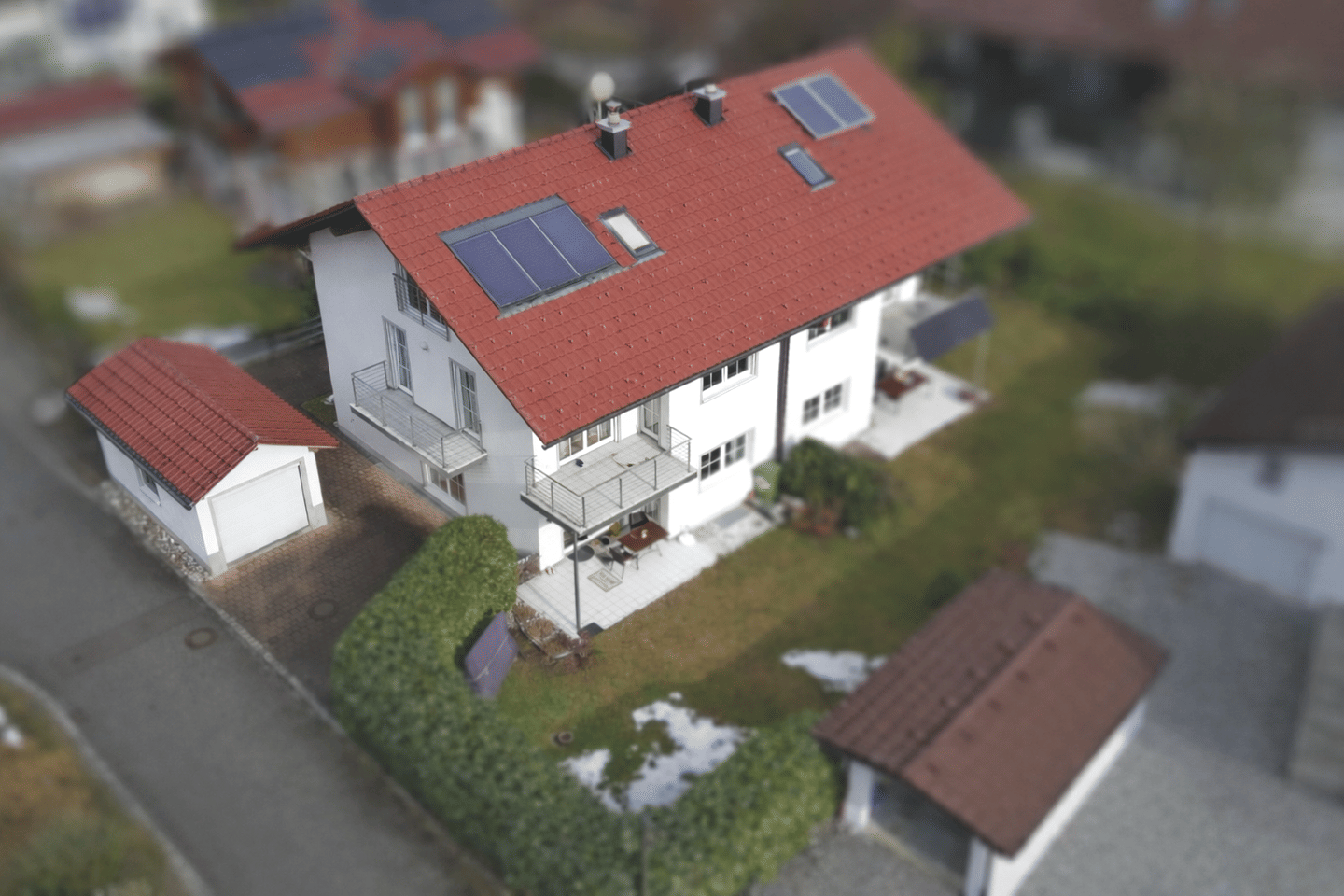 Energieeffiziente Doppelhaushälfte (A+) in ruhiger Wohnlage – Oberaudorf – Bild 1 von 9