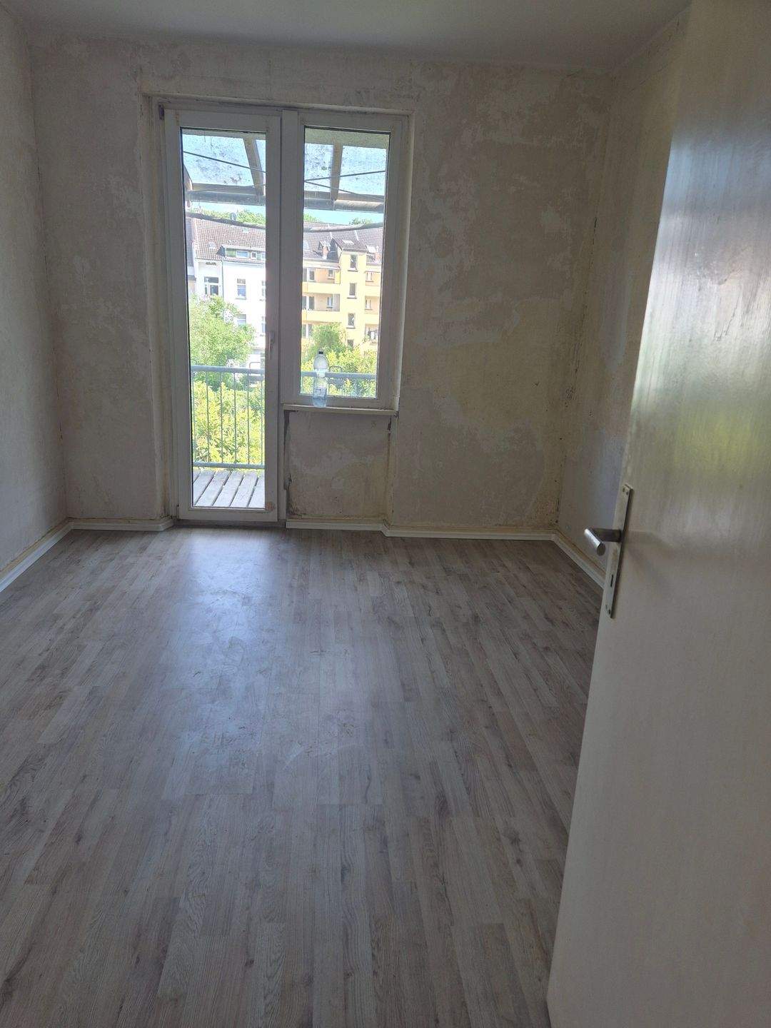 1 Grundmiete frei – helle 2-Zimmer-Wohnung in Düsseldorf-Rath mit Balkon – Düsseldorf – Vorschaubild 4