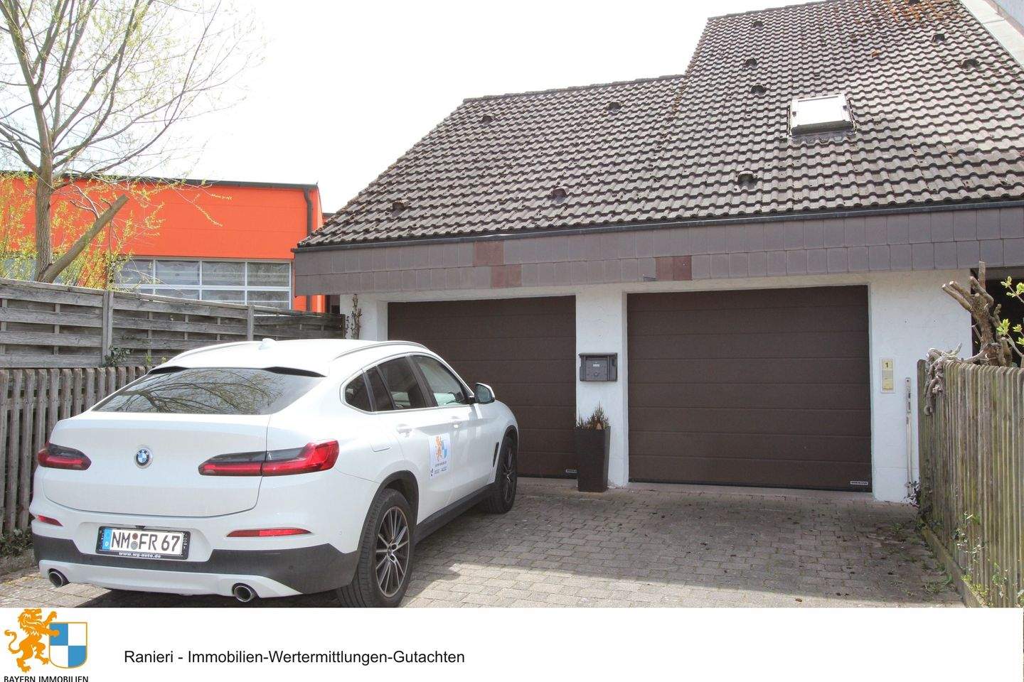 Großes Wohnhaus mit Doppelgarage und viel Potenzial in Neumarkt-Woffenbach – Neumarkt in der Oberpfalz – Vorschaubild 3