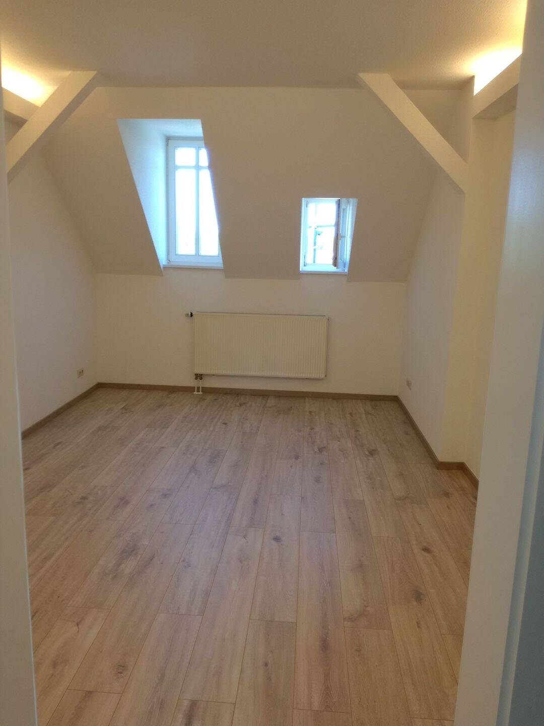 FREI ab 01.08.26 * Dachgeschoß-Maisonette-Wohnung 3,5 Zimmer – Chemnitz – Vorschaubild 5