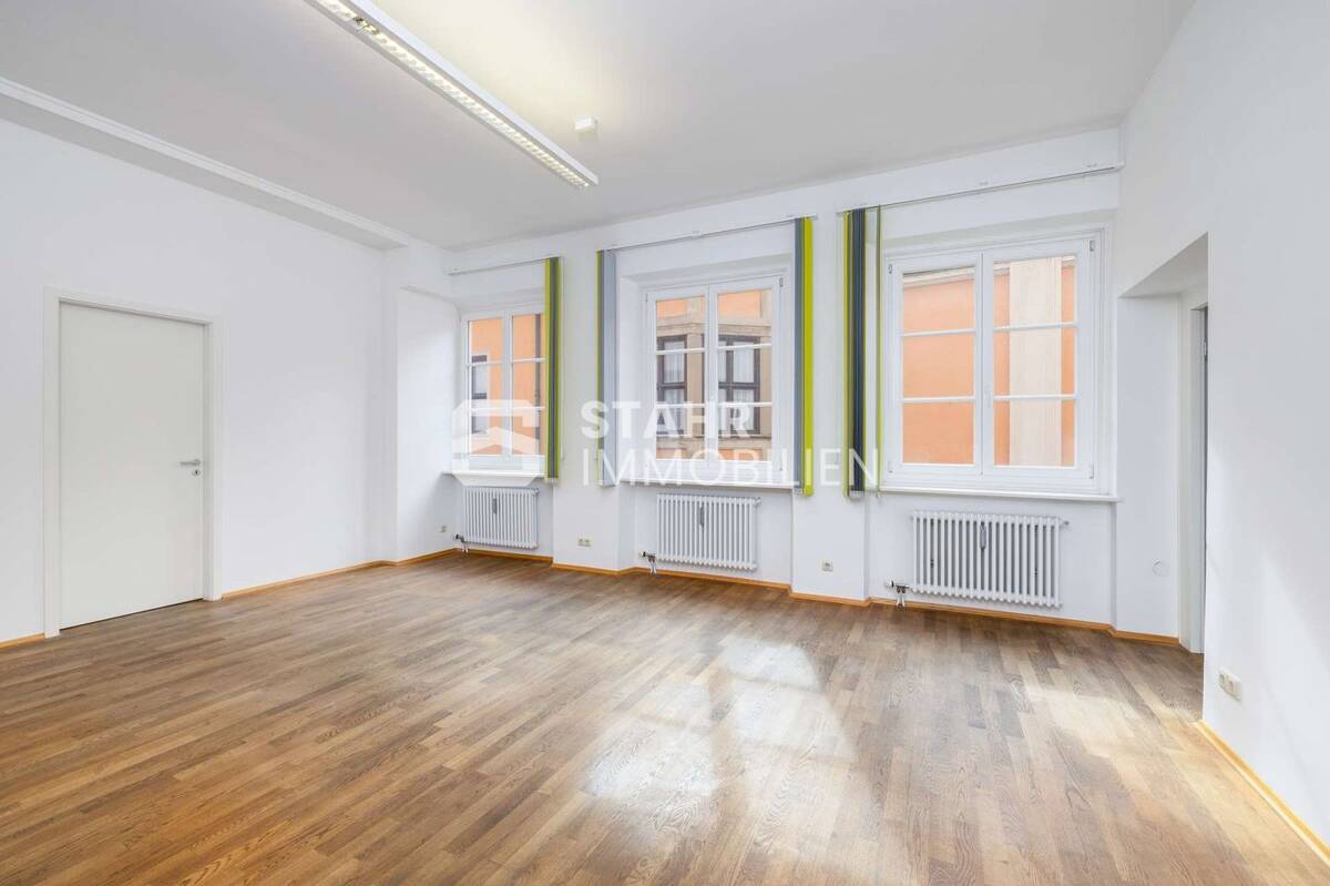 Charmante 4-Zimmer-Altbauwohnung im Herzen Augsburgs – 86150 Augsburg – Bild 1 von 9