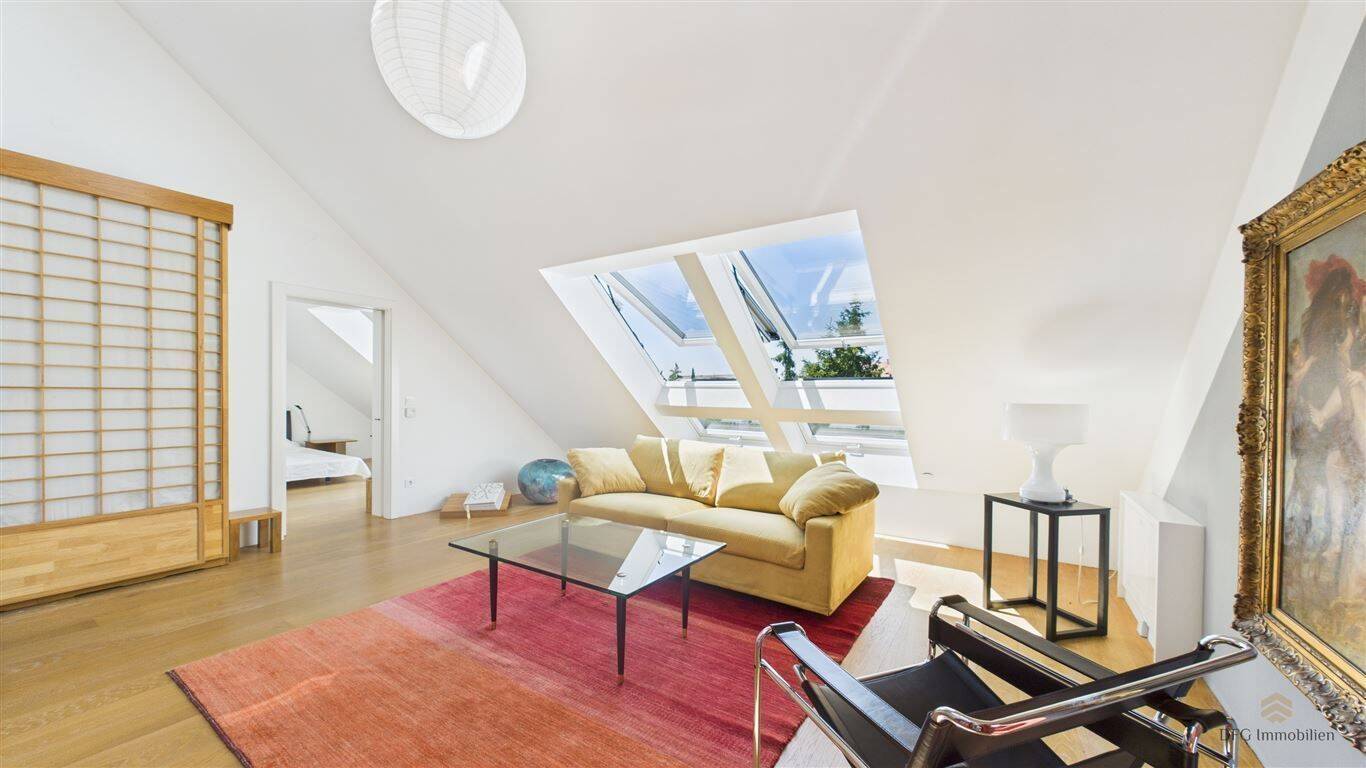 Stilvoll wohnen über den Dächern - vollmöblierte Design-Dachgeschosswohnung mit Dachterrasse und Klimaanlage – München – Vorschaubild 7
