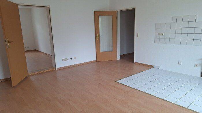 moderne 2 Raumwohnung mit tollem Wohnzimmer inkl. Balkon – Chemnitz – Vorschaubild 2