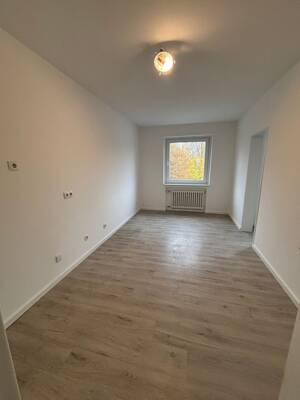 WBS zwingend erforderlich !!! komplett modern renovierte 3 Zimmer Wohnung mit Balkon im 3.OG – 47178 Duisburg – Vorschaubild 4
