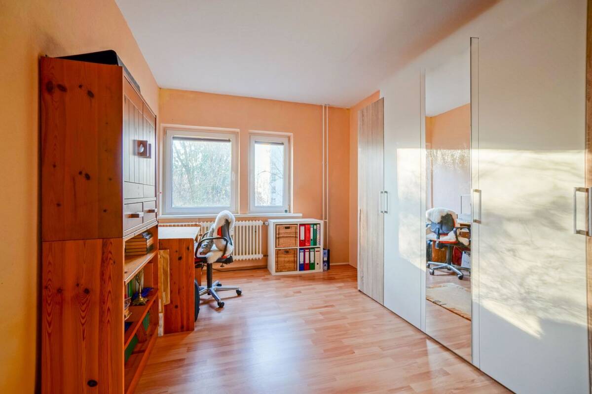 Grünblick & Abendsonne - attraktive Kapitalanlage mit Westbalkon – 12207 Berlin – Bild 1 von 7