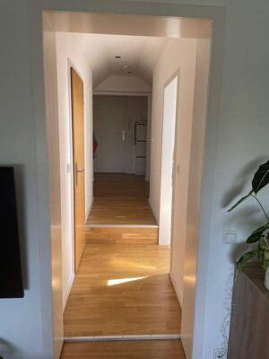Gemütliche Dachgeschosswohnung mit kleiner Einbauküche – 45289 Essen – Vorschaubild 9