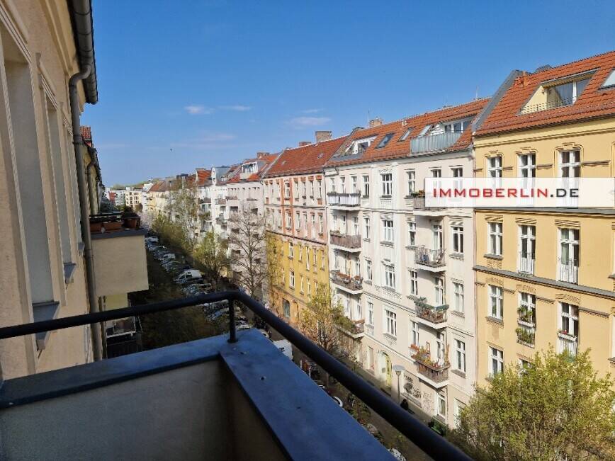 IMMOBERLIN.DE - Charaktervolle Altbauwohnung mit Balkons in begehrter Gleimkiez-Lage