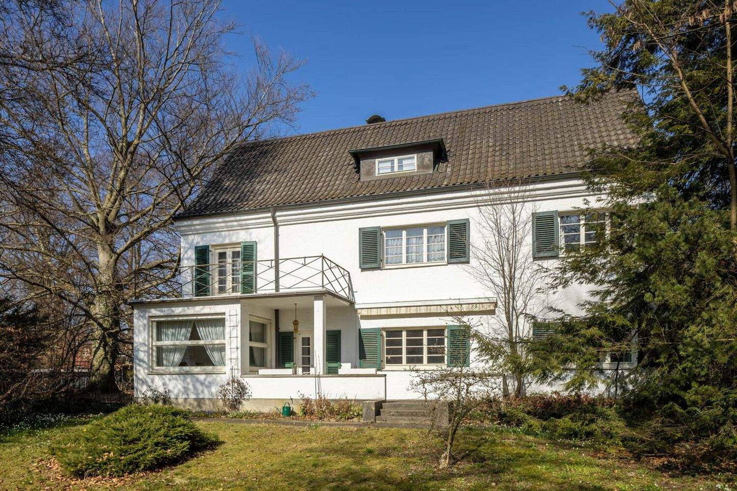 Beste Lage mit nostalgischer Atmosphäre und einem weitläufigen Garten – Memmingen – Vorschaubild 2